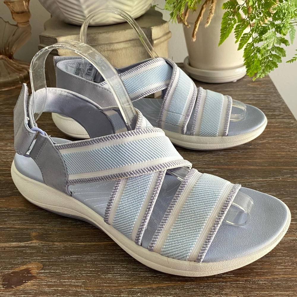 Clarks Cloudsteppers‎ Mira Lily Velcro Open Toe Sandals Shoes 8 Blue Lavender